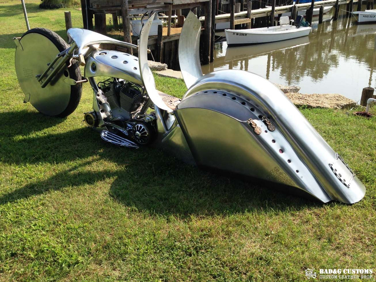 Flypaper Customs "Skull" Custom Bagger Seat | Harley-Davidson