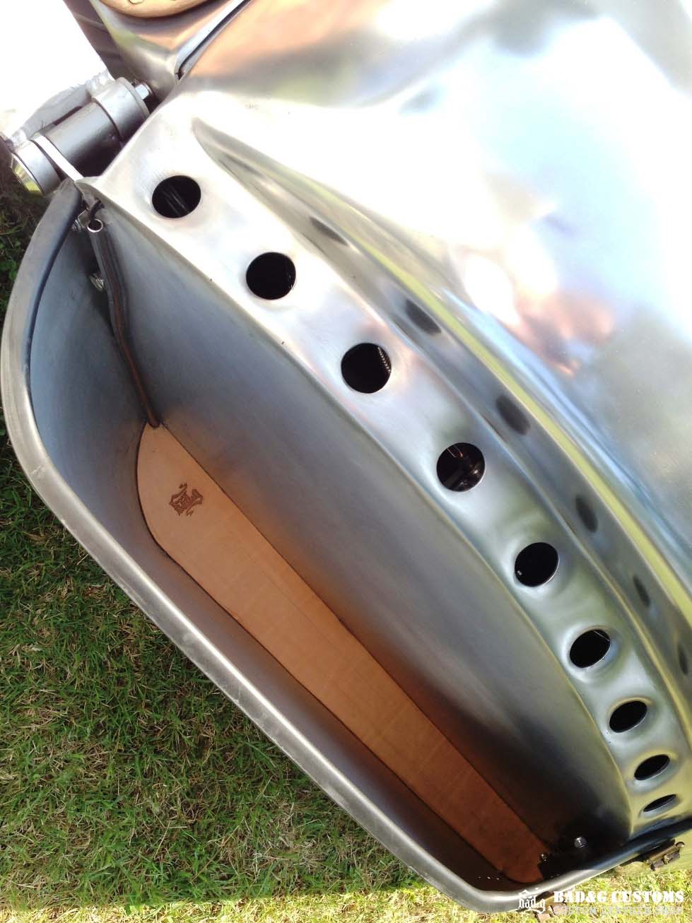 Flypaper Customs "Skull" Custom Bagger Seat | Harley-Davidson