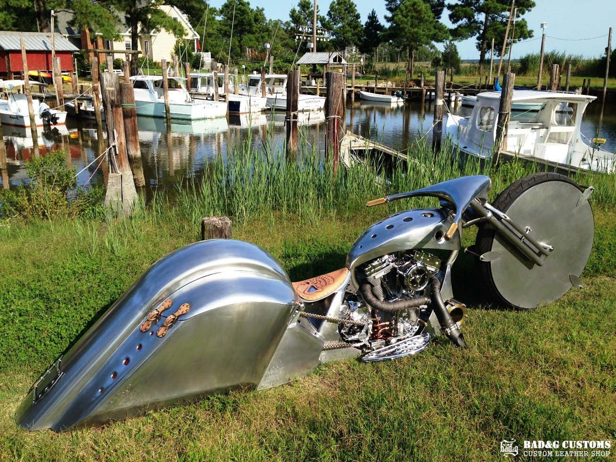 Flypaper Customs "Skull" Custom Bagger Seat | Harley-Davidson