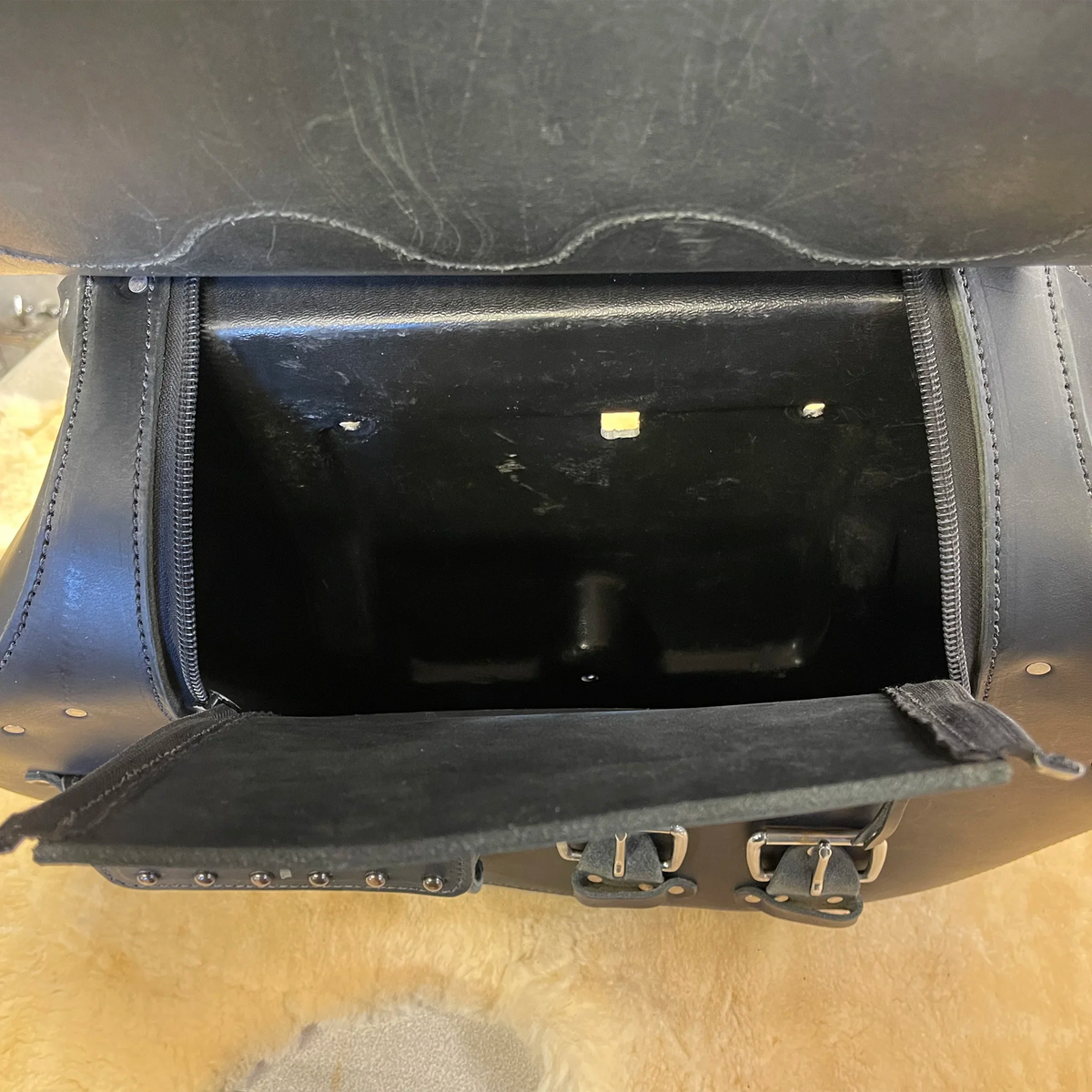 RESTORATION SERVICE: 1998 H-D Fat Boy OEM Saddlebag Rebuild