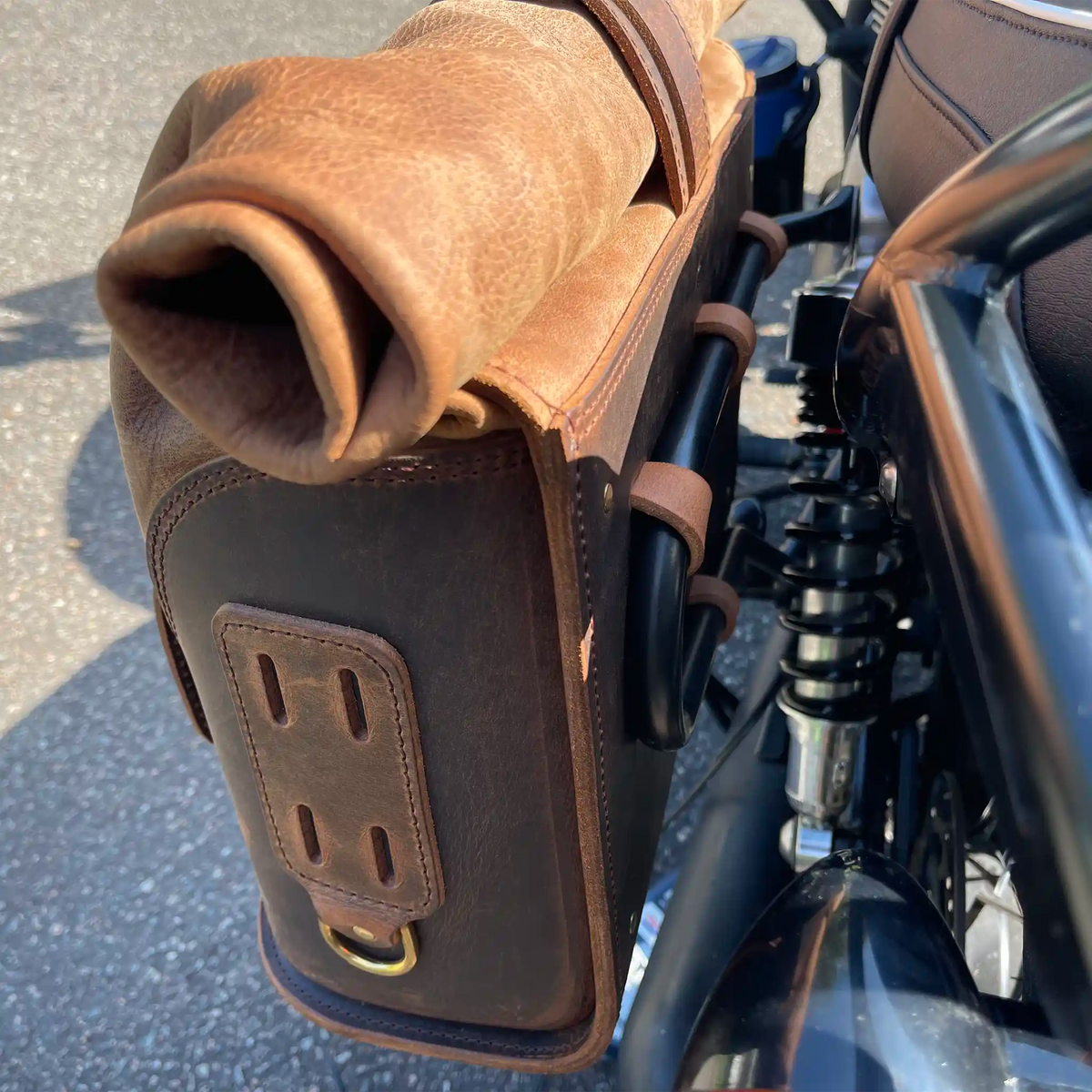 Universal Leather Rolltop Pannier - URP01 (Solo Bag)