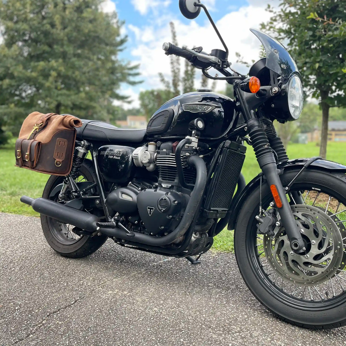 Universal Leather Rolltop Pannier - URP01 (Solo Bag)