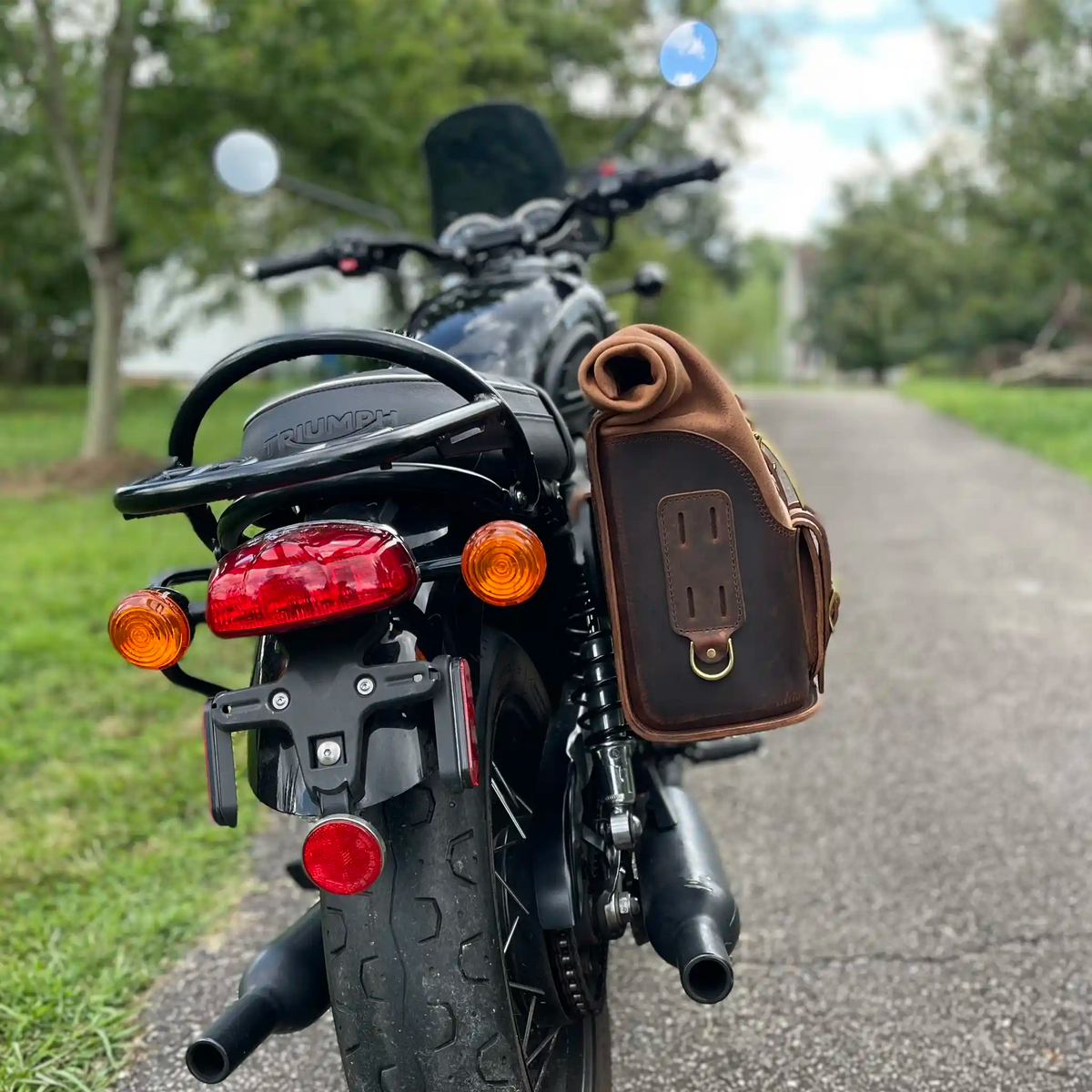 Universal Leather Rolltop Pannier - URP01 (Solo Bag)